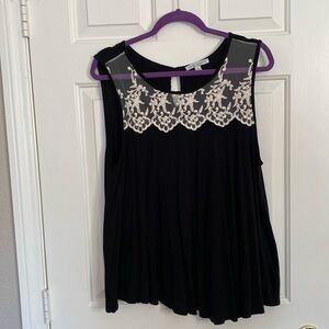 Green Envelope Tank with lace